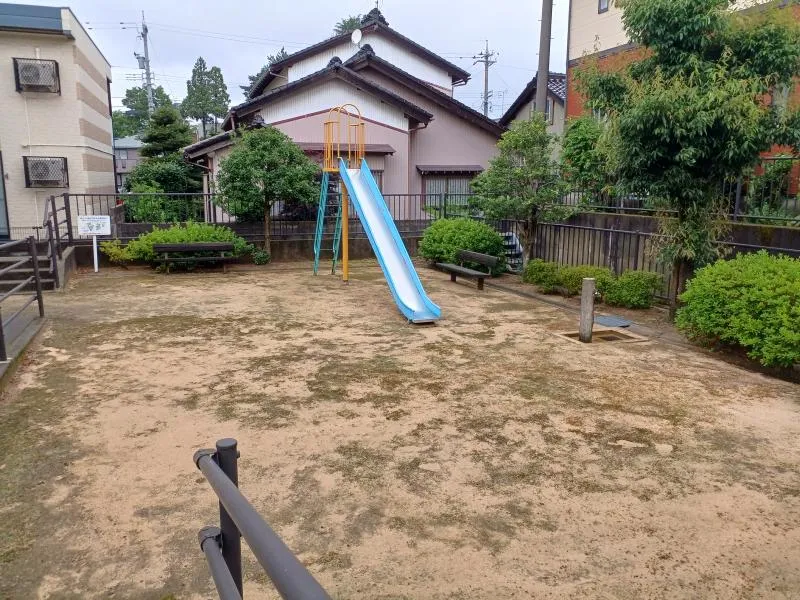 笠舞本町２丁目西小公園の写真