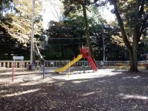 久国神社境内遊び場の写真