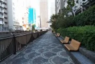新芝南運河沿緑地の写真